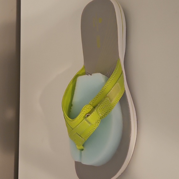 Clarks LIME sandles - Picture 3 of 3